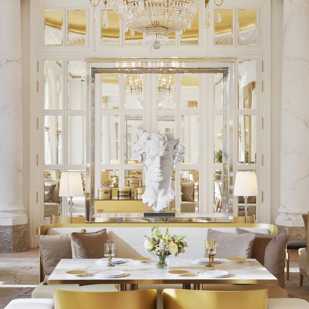 La lujosa sala del restaurante Deessa, en el Mandarin Oriental Ritz, Madrid © Manolo Yllera/Deessa