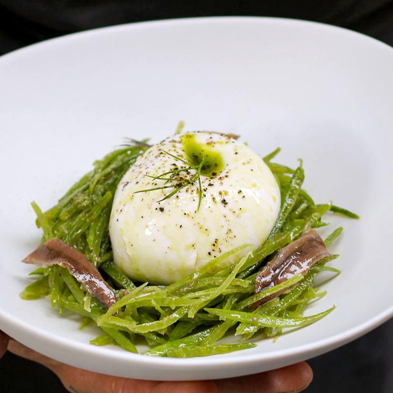 Burrata con tirabeques alla romana © Bacaro