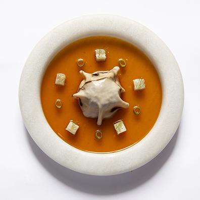 Pastel de pimiento rojo con anguila y cerdo mallorquín © Arthur Le Blanc/Andreu Genestra