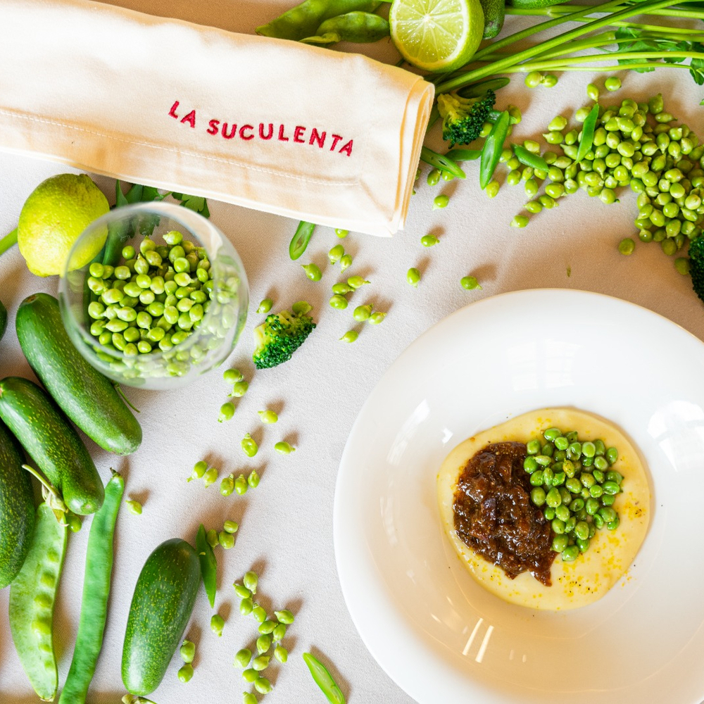 Crema de patata con vainilla, guisantes lágrima y guiso de sepia © La Suculenta