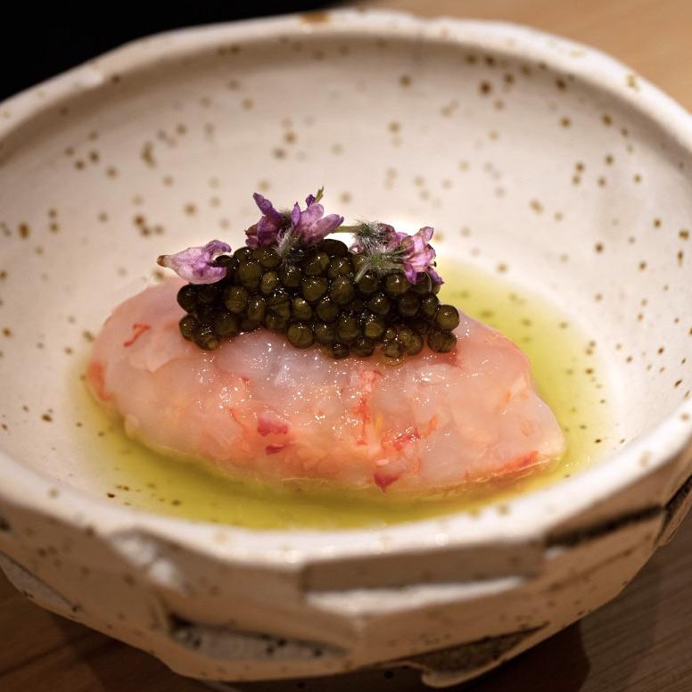 Tartar de gamba roja ibicenca, caviar y wasabi © Omakase by Walt