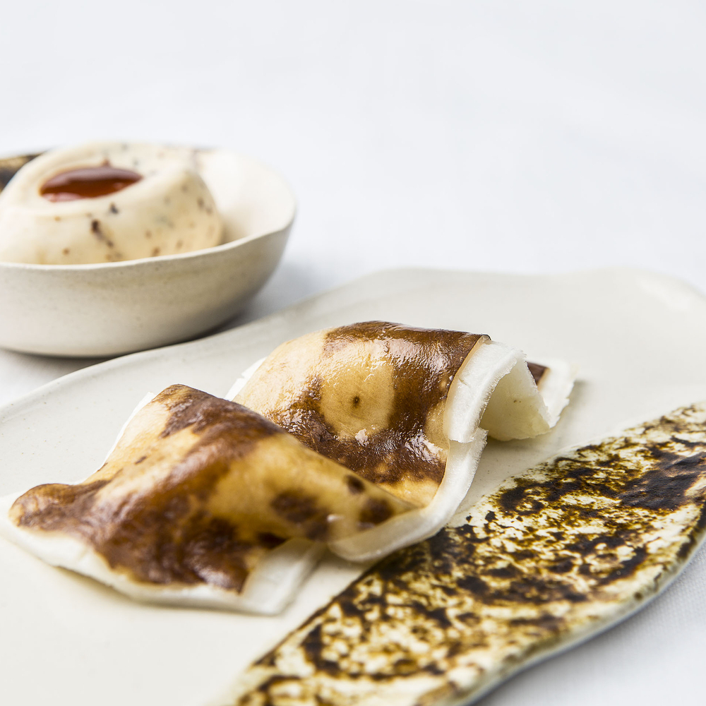 Morey eel mochi, miso ice cream, and soy with crispy fish scales. © Álvaro Fernández/Alevante