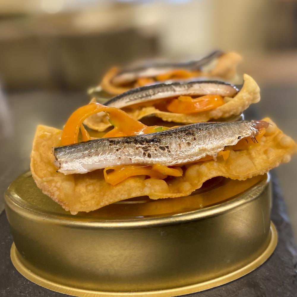 Empanada aux anchois de Cantabrie préparée à la commande © Paul Ibarra/Los Fueros